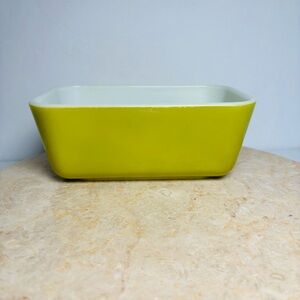 Vintage Pyrex Refrigerator Ovenware Dish Butter Verde Avocado Green 0502 1.5 PT.